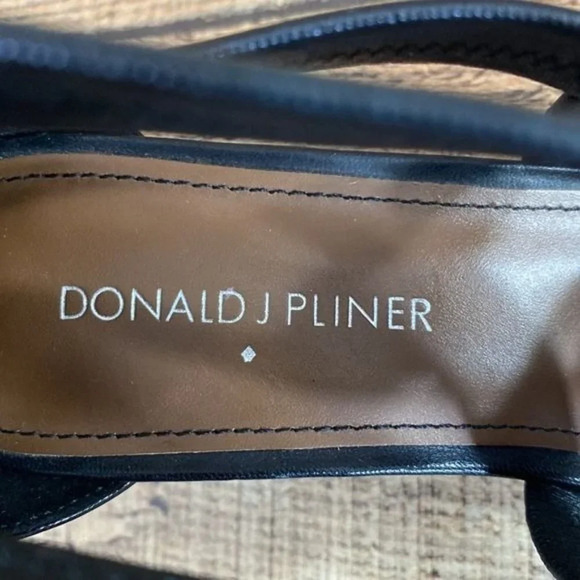 Donald J Pliner Black Leather Vida Strech Strappy Sandals Womens 7.5M - Picture 9 of 12